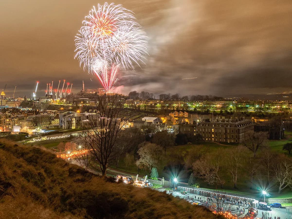 Edinburgh Torchlight Procession Guide: Tips for Hogmanay