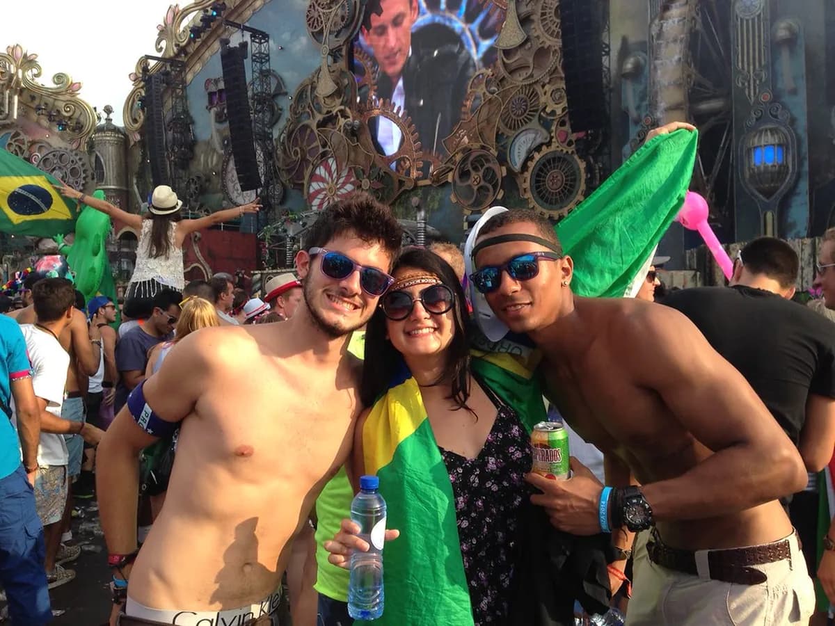 Tomorrowland Dreamville: 10 Essential Tips & Camping Guide