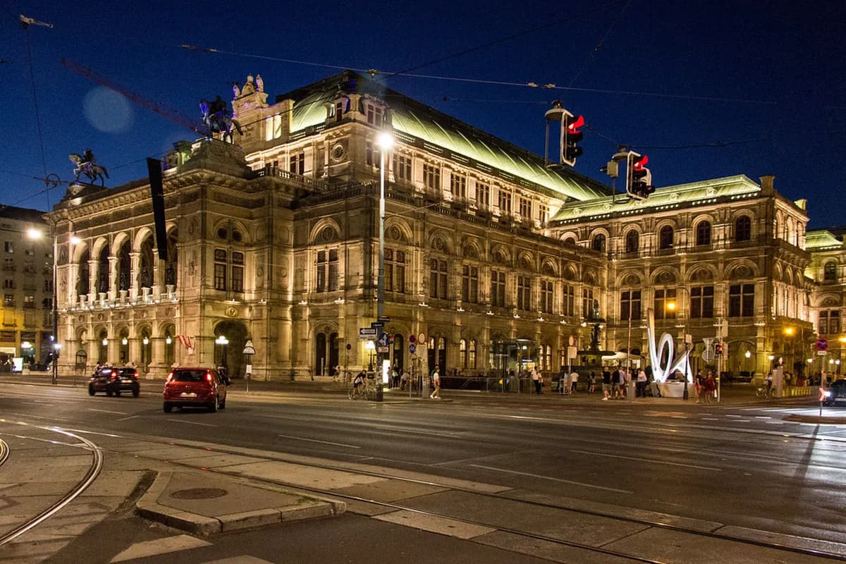 Vienna Opera Ball Dress Code: Essential 2026 Guide