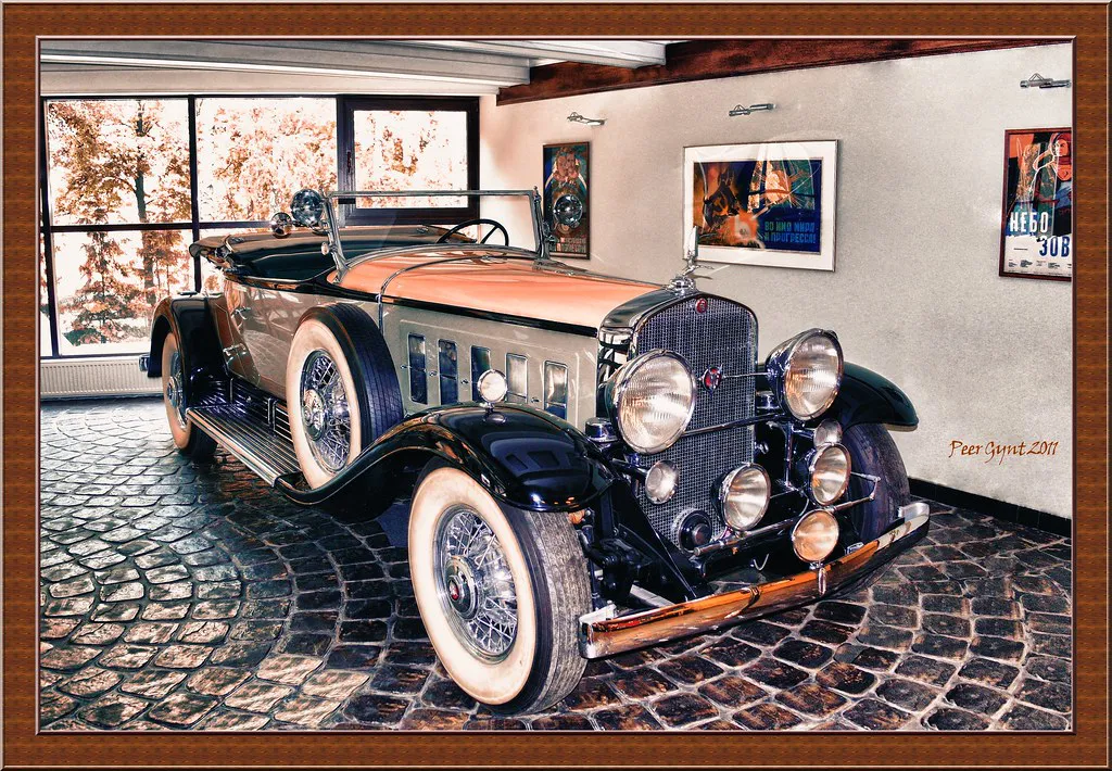 Daytime Events vs. Nighttime Raves in Amsterdam