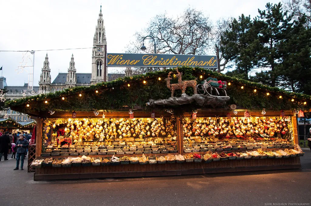 Atmosphere Rathausplatz Market in Vienna — Magical Atmosphere at Rathausplatz Market