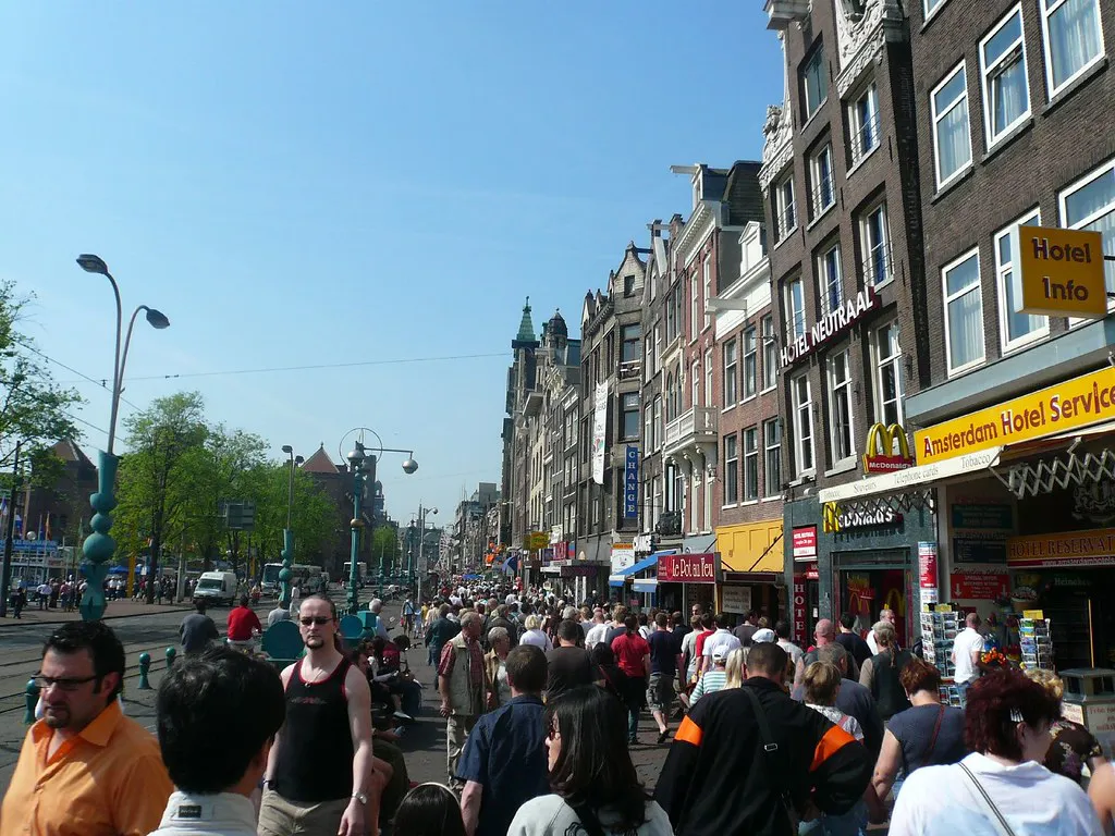 Essential Tips for Navigating the Orange Crowds in Amsterdam