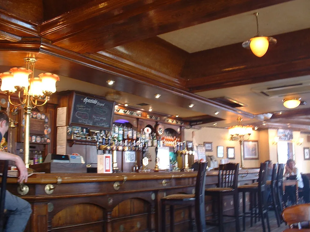 Market Comparison: Quick Reference Table in Cologne