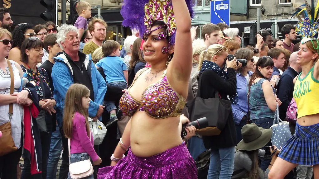 Navigating the City During Festival Season in Edinburgh