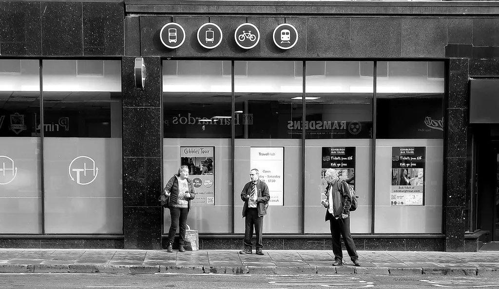 Smart Booking Strategies for August in Edinburgh