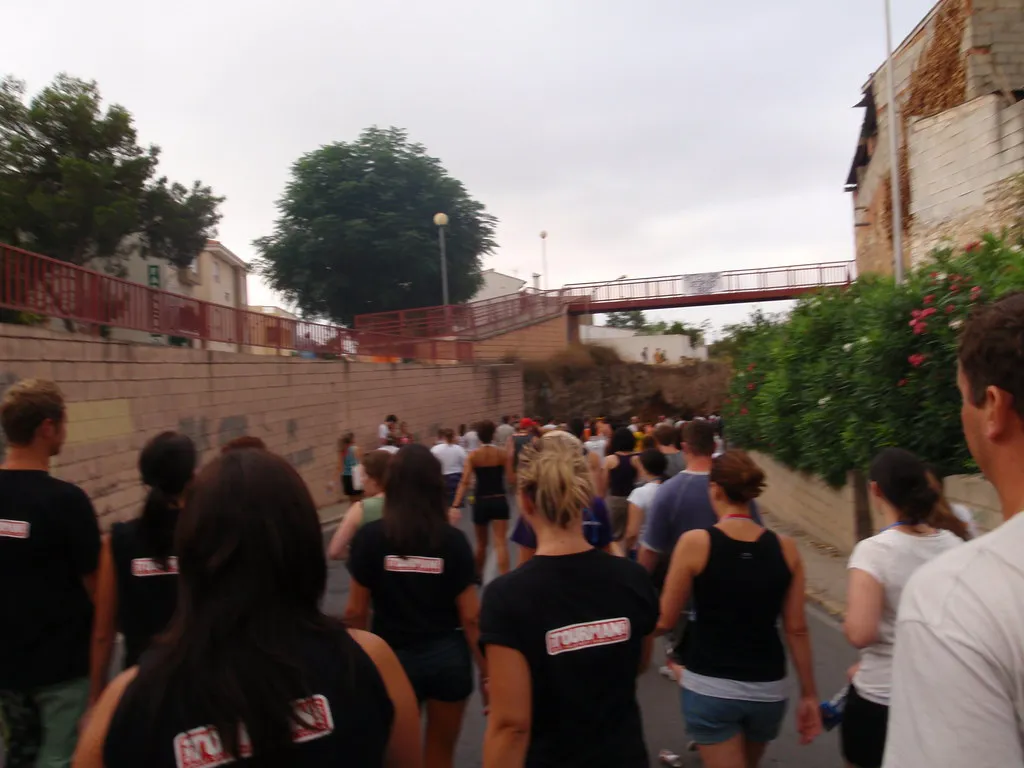 Manage Your Phone and Valuables Safely in Buñol