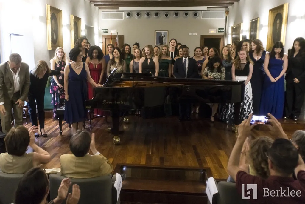 Accommodation and Neighborhood Selection in Valencia