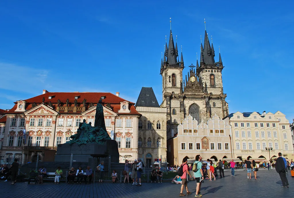 Dates and Opening Hours for Old Town Square in Prague