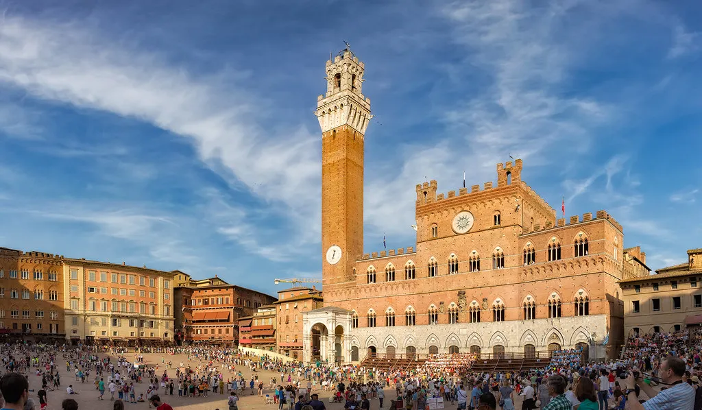 Planning Your Arrival and Viewing Logistics in Siena