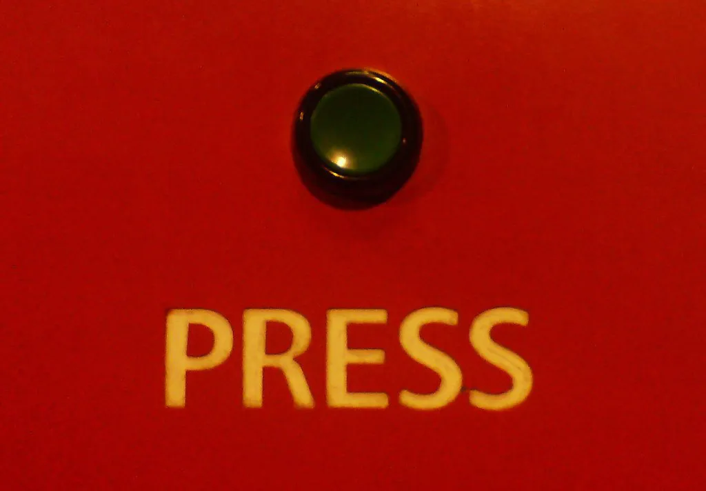 Official Channels and Avoiding Ticket Scams in Budapest