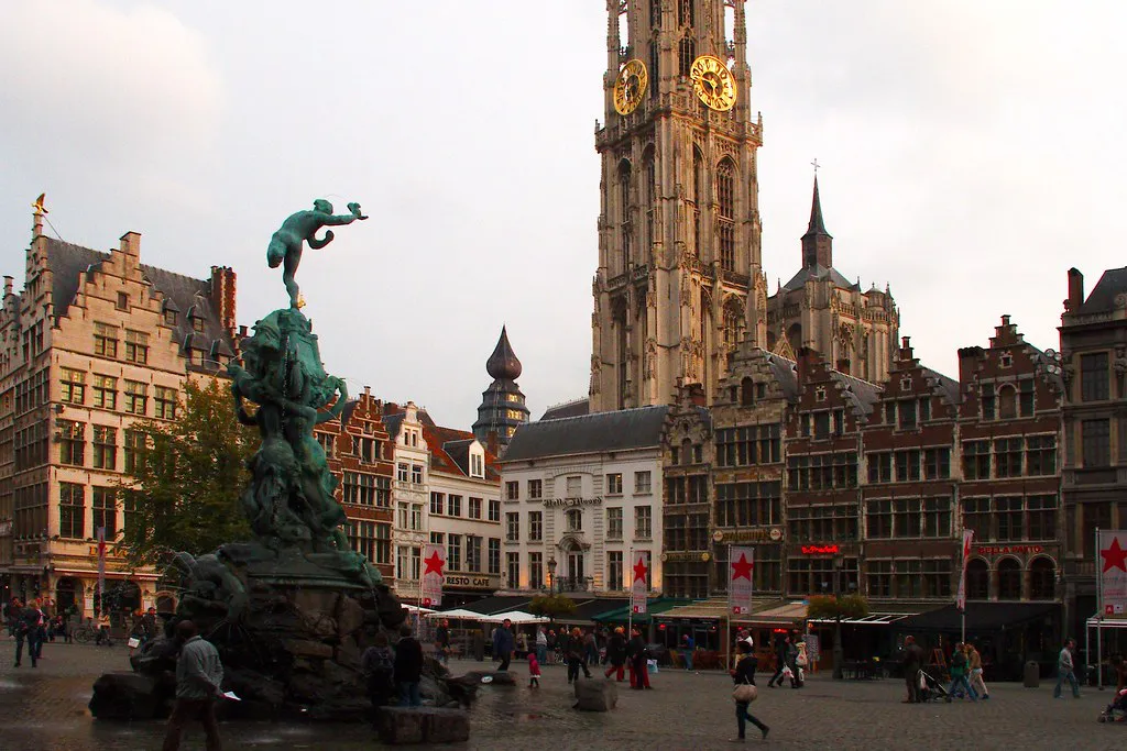 Connectivity Guide: eSIM Data Plans for Belgium and France in Boom