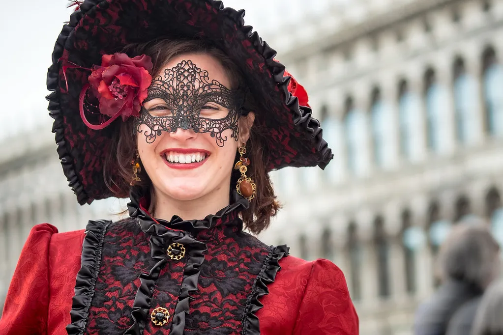 Rules for Wearing Venice Carnival Costumes in Venice