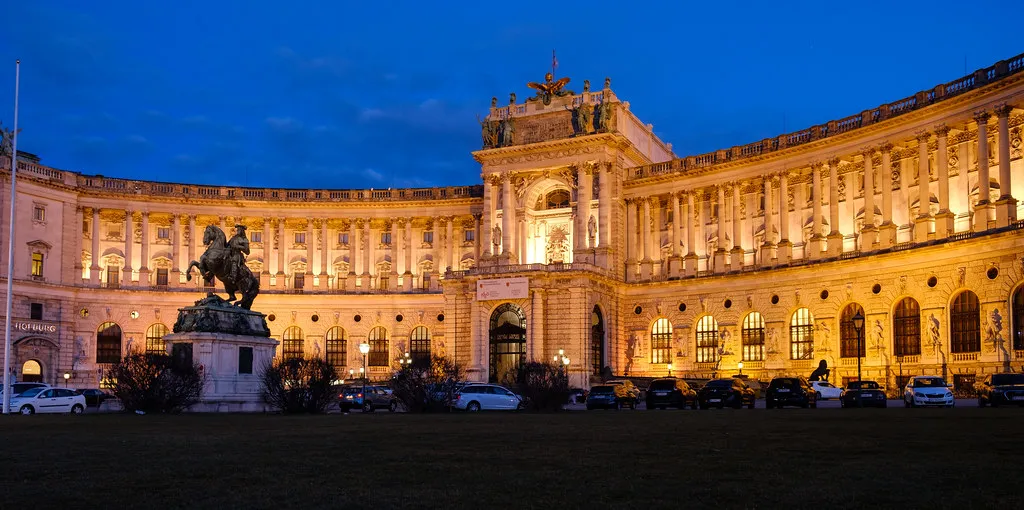 Opening Dates and Hours in Vienna