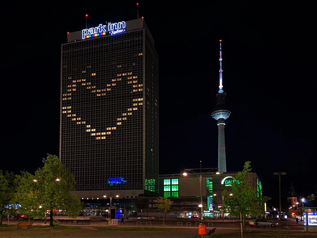 Playa d'en Bossa: The Heart of the Action