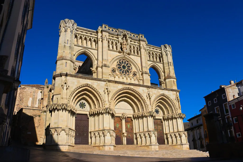 Quiet Escapes in the Canal Saint-Martin Area in Paris